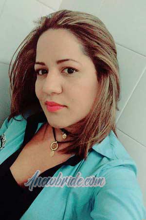 175488 - Noemy Age: 38 - Colombia