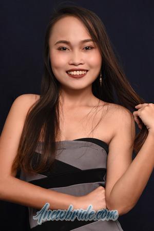 190743 - Maria Theresa Age: 26 - Philippines