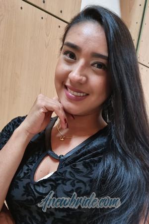 204160 - Jessica Age: 34 - Colombia