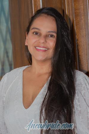 212053 - Fernanda Age: 38 - Colombia