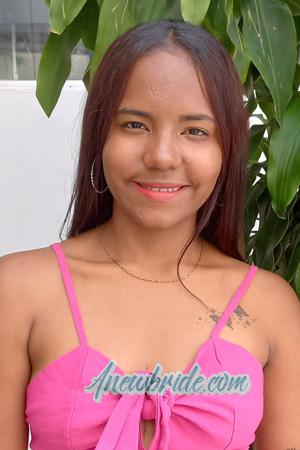 213235 - Natalia Age: 23 - Colombia