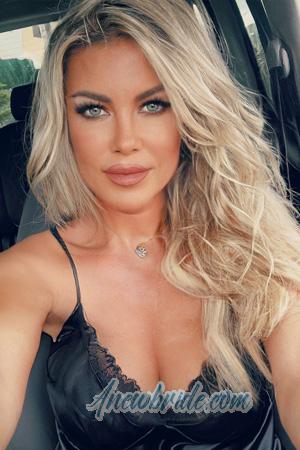 215335 - Irina Age: 50 - Spain