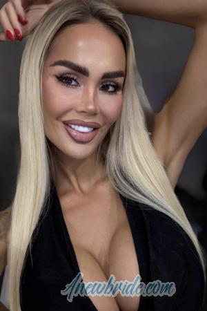 217298 - Elisabeth Age: 27 - Czech Republic