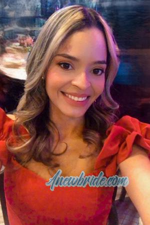 220402 - Diana Age: 37 - Colombia