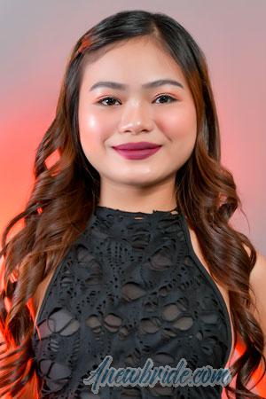 223852 - Jeramae Age: 19 - Philippines