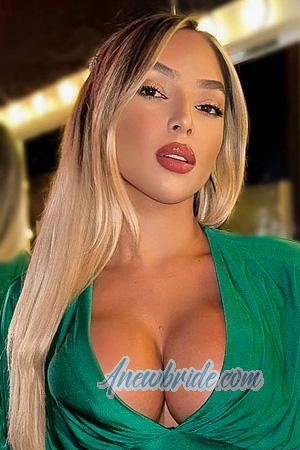 227109 - Laisla Age: 23 - Brazil