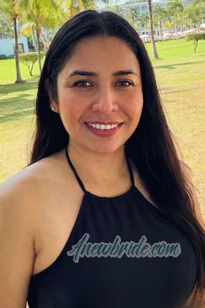 228301 - Melissa Age: 39 - Costa Rica